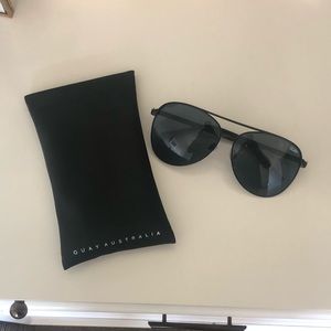 Quay aviator black glasses